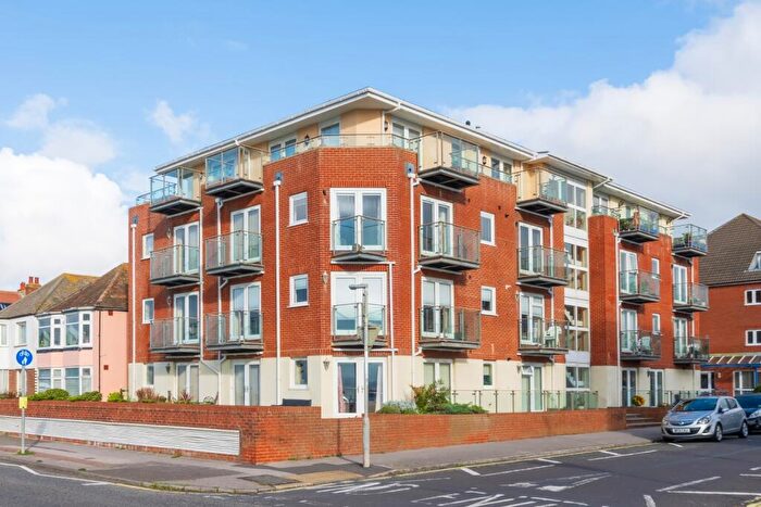 3 Bedroom Penthouse For Sale In The Spinnakers, Beach Road, Lee-on-the-Solent, PO13