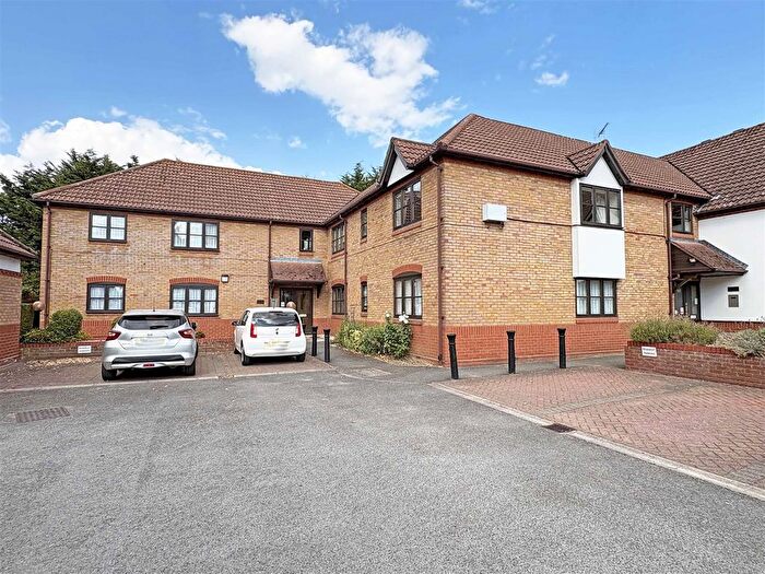 2 Bedroom Property For Sale In Baddow Road, Great Baddow, Chelmsford, CM2