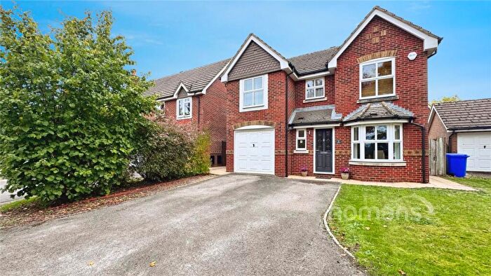 4 Bedroom Detached House To Rent In Verge Walk, Aldershot, Hampshire, GU11