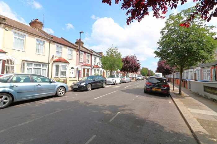 2 Bedroom Terraced House To Rent In York Road, London, N18