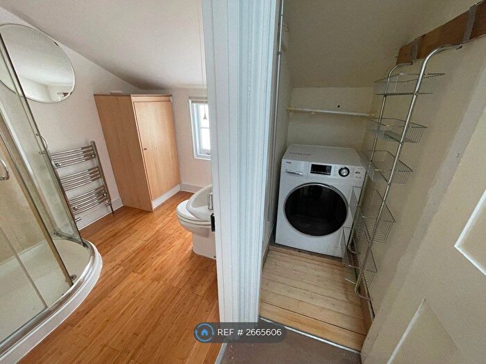 2 Bedroom Flat To Rent In Gayville Road, London, SW11