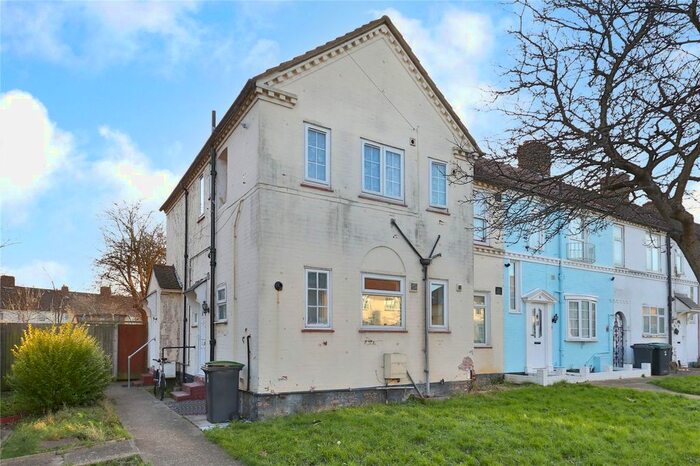 2 Bedroom Flat To Rent In Courtman Road, London N17