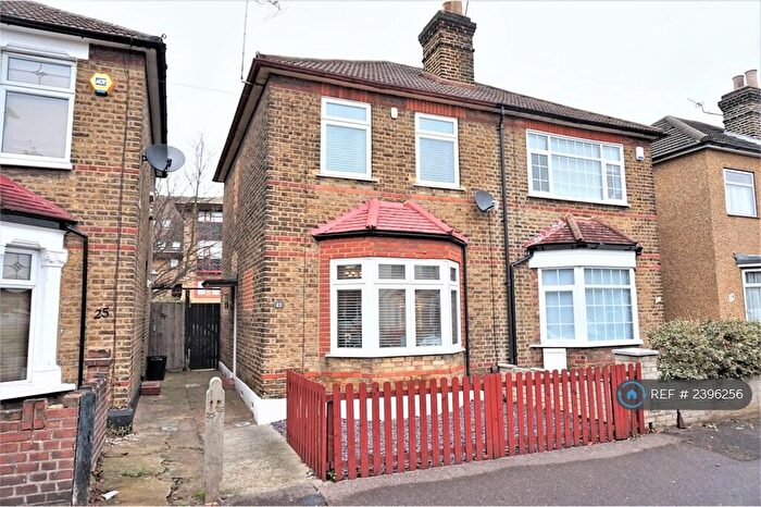 2 Bedroom Semi-Detached House To Rent In Honiton Road, Romford, RM7