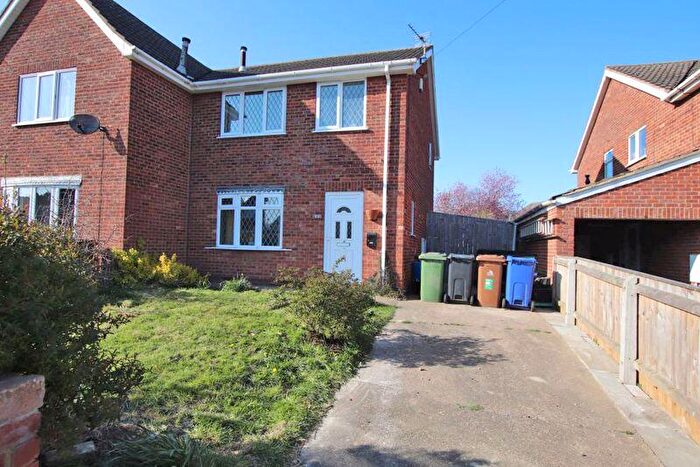 3 Bedroom Semi-Detached House For Sale In Wingate Road, Grimsby, DN37