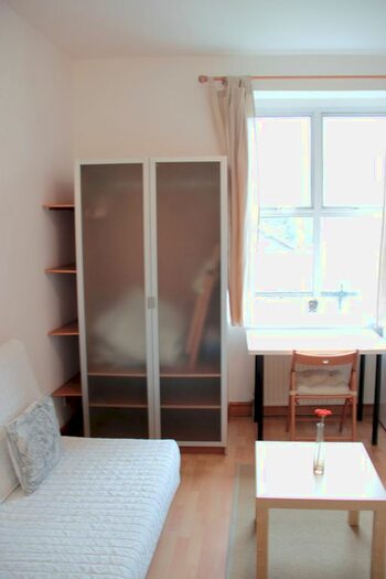 Studio To Rent In West Cromwell Road, Earl's Court, London, SW5