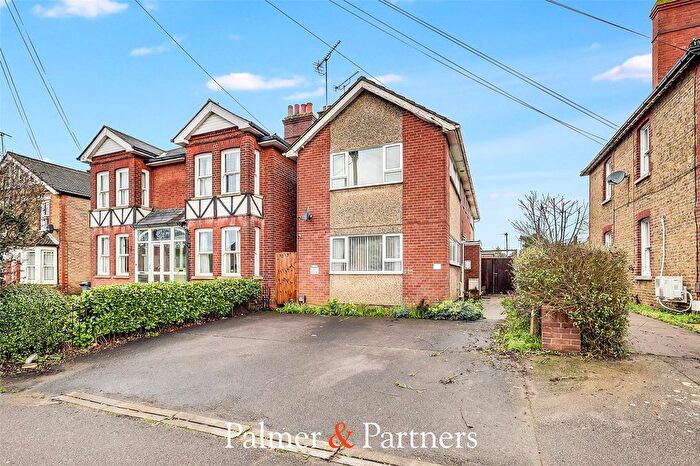 2 Bedroom Maisonette For Sale In Main Road, Broomfield, Chelmsford, Essex, CM1