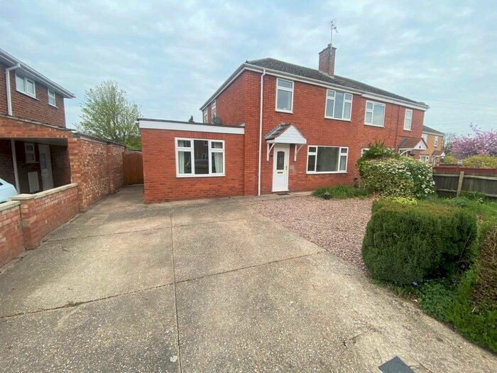 3 Bedroom Semi-Detached House To Rent In Abbey Crescent, Swineshead, PE20