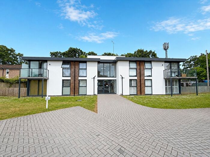 2 Bedroom Flat To Rent In Stow Crescent, Fareham, PO15