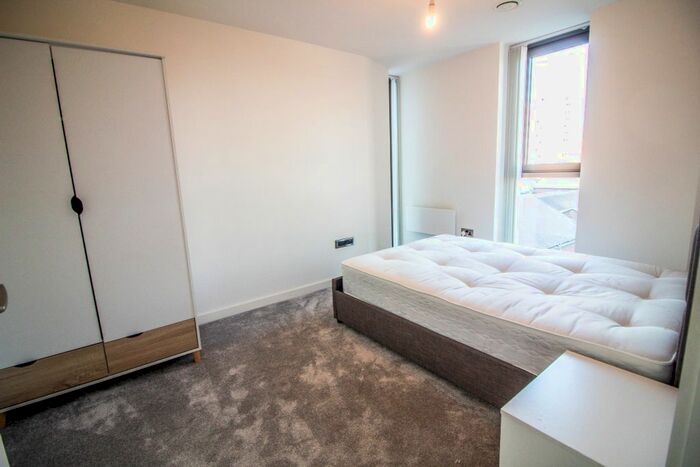 2 Bedroom Flat To Rent In Store Street, Manchester, M1