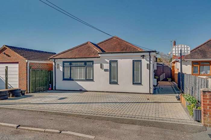 3 Bedroom Detached Bungalow For Sale In Common Close, Chandler's Ford, SO53