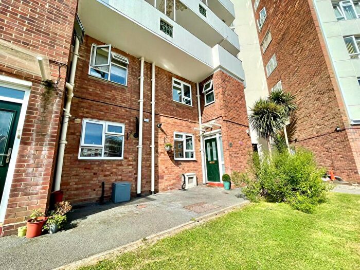 2 Bedroom Apartment To Rent In Chalkwell Lodge, London Road, Westcliff-On-Sea, SS0