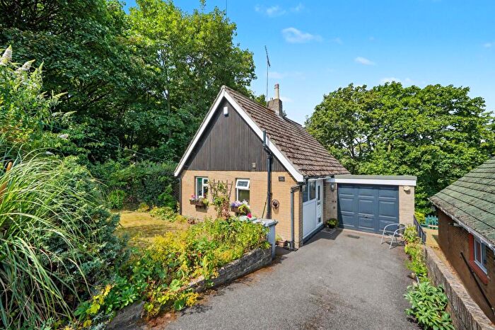 2 Bedroom Detached Bungalow For Sale In Tunnacliffe Road, Huddersfield, HD4