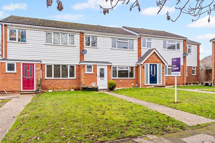 3 Bedroom Terraced House For Sale In Pipit Close, Flitwick, MK45