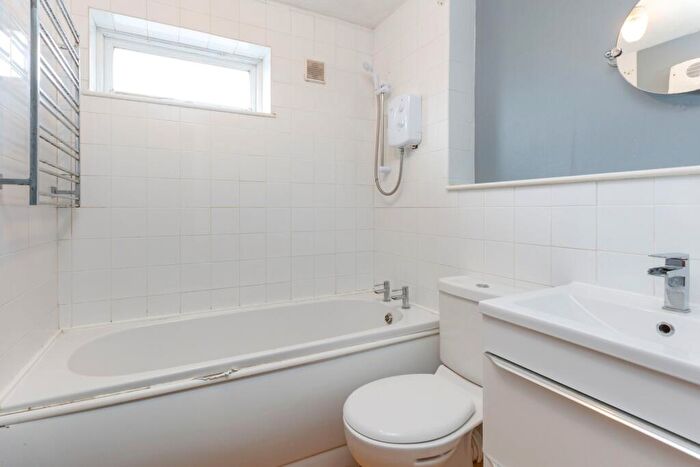 1 Bedroom Flat To Rent In Ruxton Close Swanley, BR8