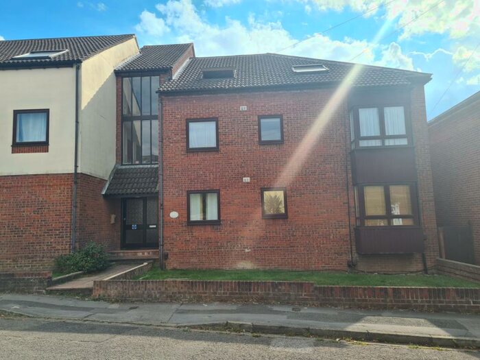 1 Bedroom Flat To Rent In Harcourt Road, Southampton, SO18