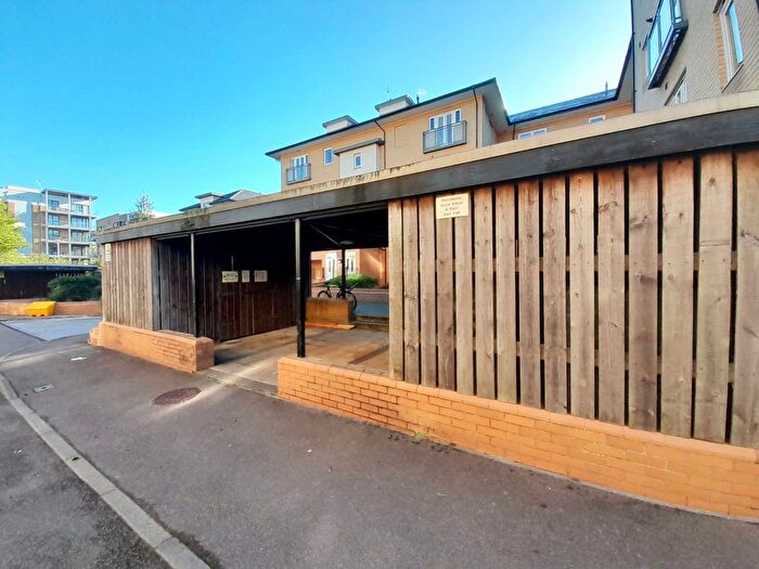 1 Bedroom Flat For Sale In Hampden Gardens, Cambridge, CB1