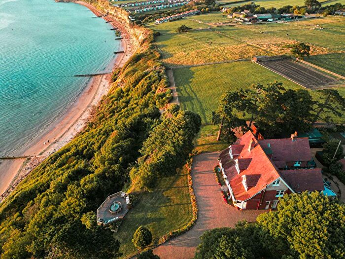 10 Bedroom Detached House For Sale In Colwell Bay, Isle Of Wight, PO40