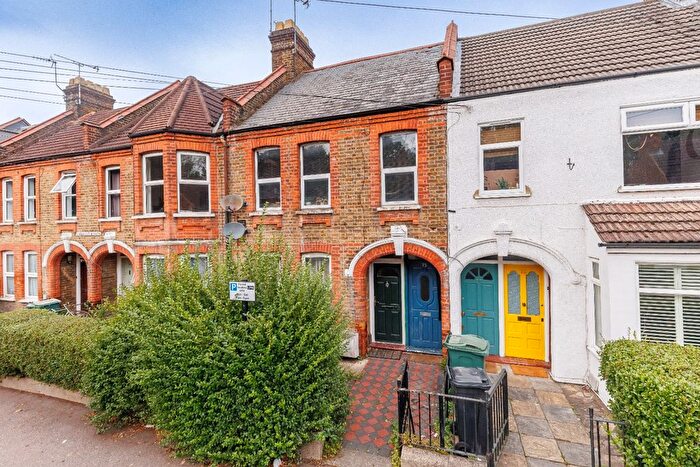2 Bedroom Maisonette For Sale In Brettenham Road, Walthamstow., E17