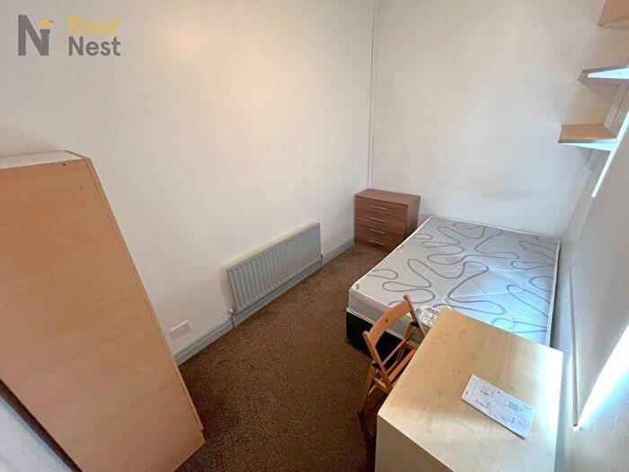 5 Bedroom End Of Terrace House To Rent In Westfield Road, Hyde Park, Leeds, LS3