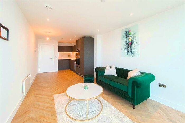 1 Bedroom Apartment To Rent In Elizabeth Tower, M15