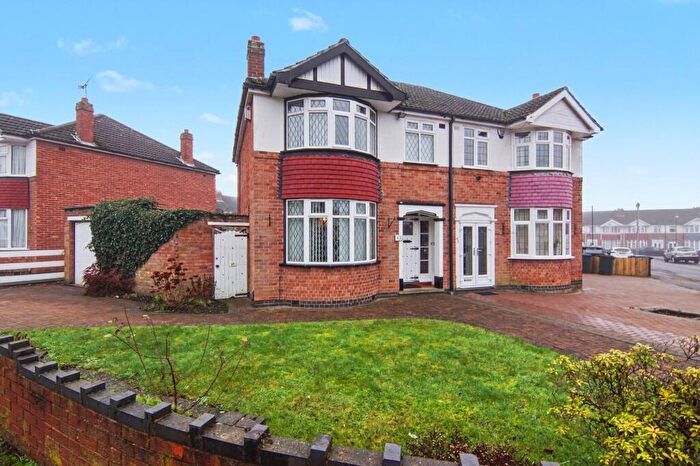 3 Bedroom Semi-Detached House For Sale In Silverdale Close, Coventry, CV2