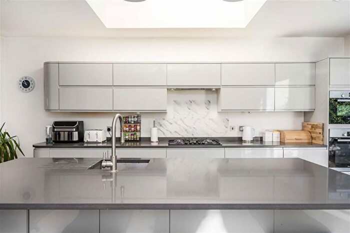5 Bedroom Terraced House For Sale In Gaskarth Road, Balham, SW12