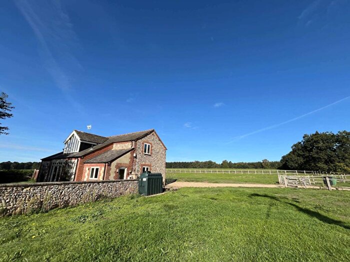 3 Bedroom Barn Conversion To Rent In Shingham Barn, PE37