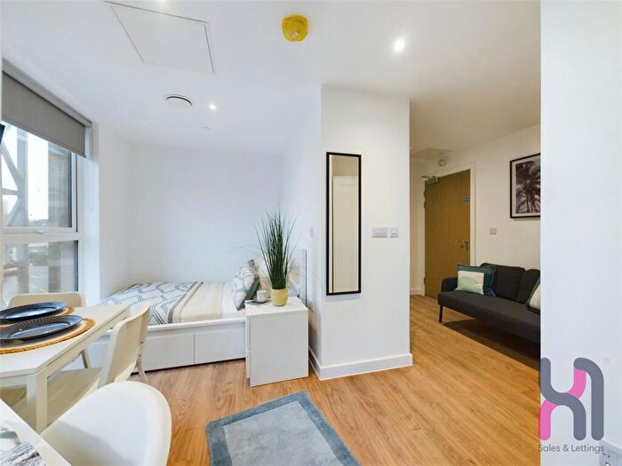 1 Bedroom Flat To Rent In Cheltenham Place, Frederick Road, Salford, M6