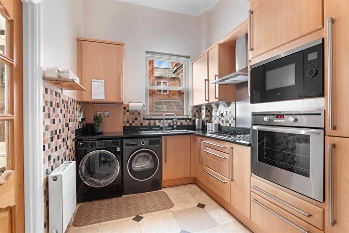 2 Bedroom Duplex For Sale In Warwick Road, Stratford-Upon-Avon, CV37
