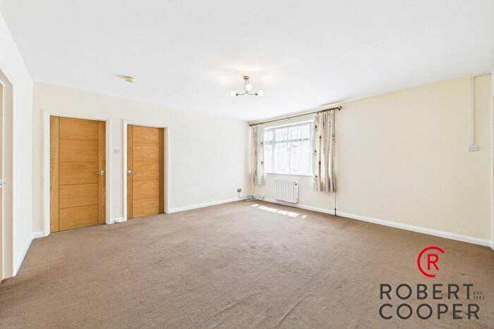 2 Bedroom Apartment To Rent In Victoria Road, Ruislip, HA4