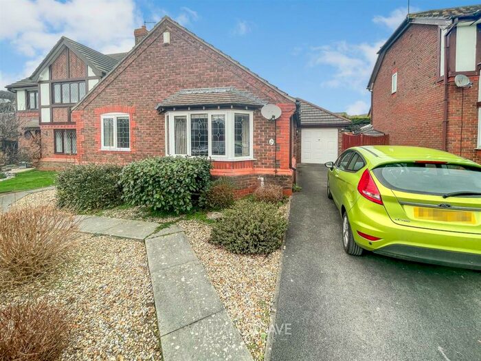 3 Bedroom Detached Bungalow To Rent In Gloddaeth View, Penrhyn Bay, LL30