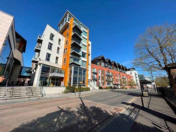 2 Bedroom Flat To Rent In Park Way, Newbury, RG14