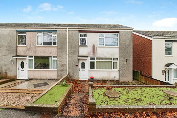 4 Bedroom End Of Terrace House For Sale In Carlyon Gardens, Exeter, EX1