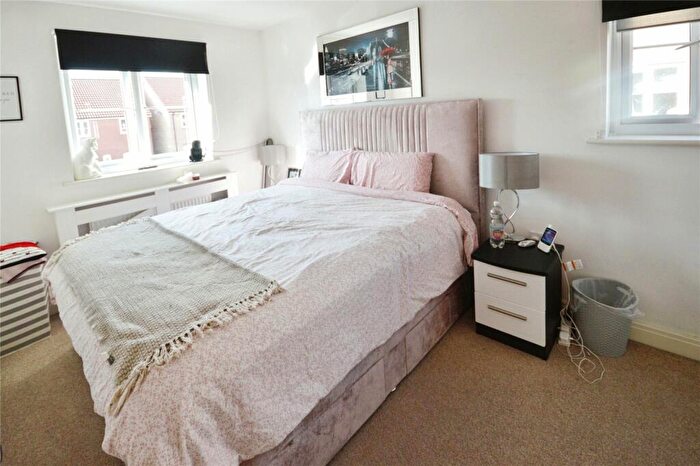 3 Bedroom End Of Terrace House For Sale In Pavillion Gardens, Lincoln, Lincolnshire, LN6