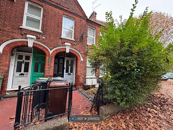 2 Bedroom Flat To Rent In Hawarden Road, London, E17