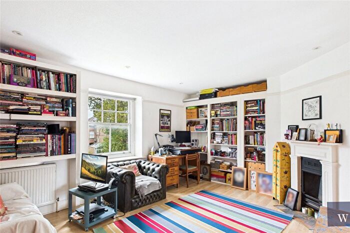 1 Bedroom Flat For Sale In Kirkstall Road, London, SW2
