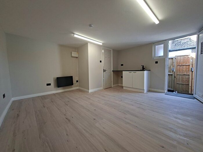 1 Bedroom Studio To Rent In Montagu Road, London, N18