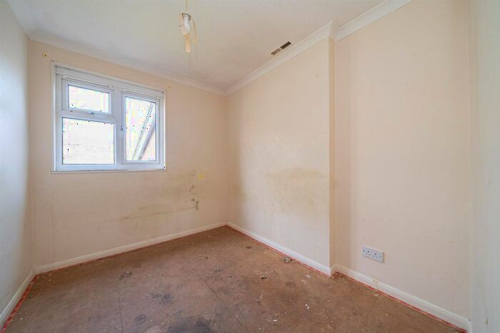2 Bedroom Flat For Sale In Great Palmers, Hemel Hempstead, Hertfordshire, HP2