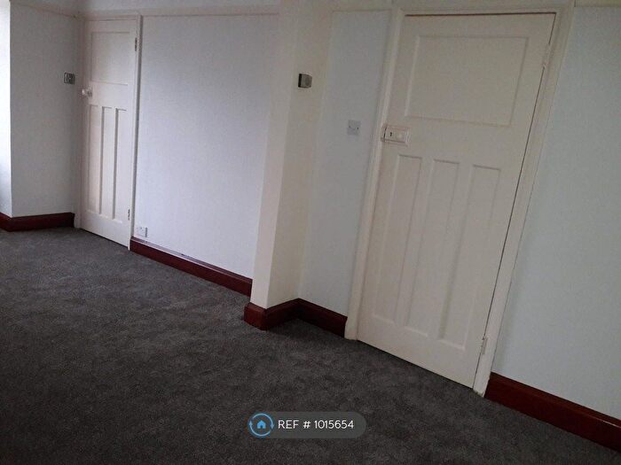 3 Bedroom Terraced House To Rent In Hampshire Avenue, Slough, SL1