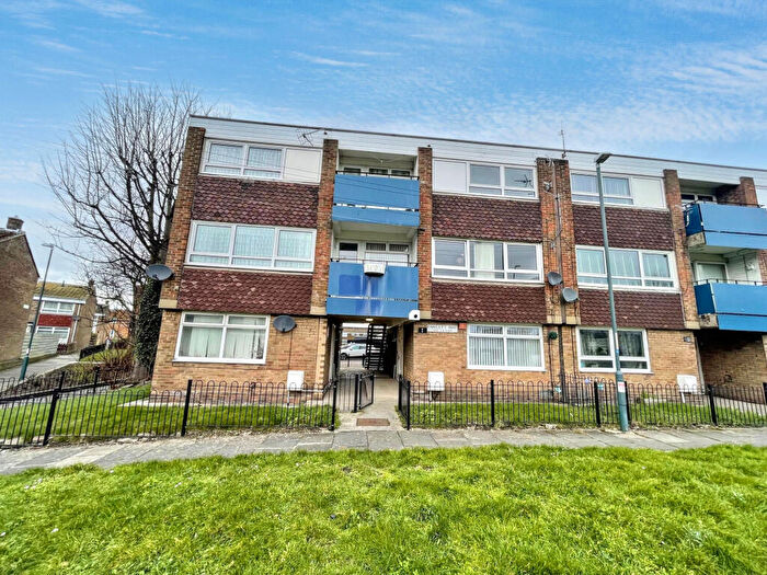 4 Bedroom Maisonette For Sale In Fawcett Way, Town Centre, South Shields, Tyne And Wear, NE33