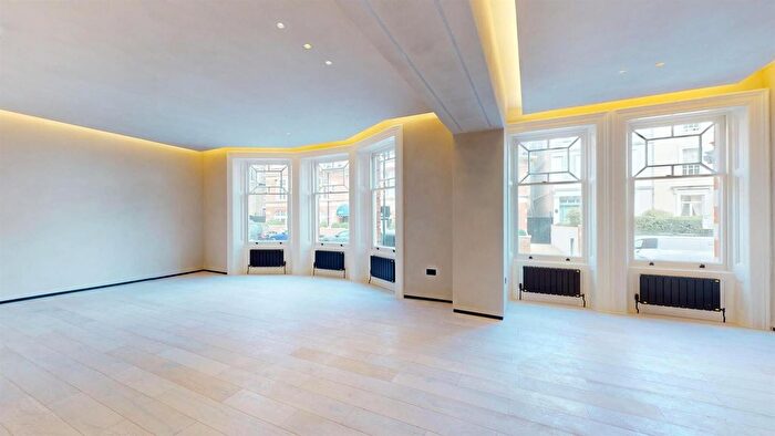 4 Bedroom Flat To Rent In Wynnstay Gardens, London, W8