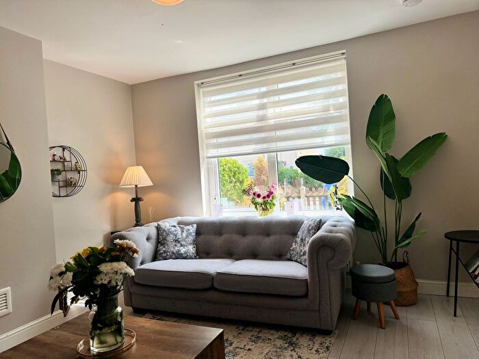 2 Bedroom Detached House To Rent In Alibon Road, Dagenham, RM10