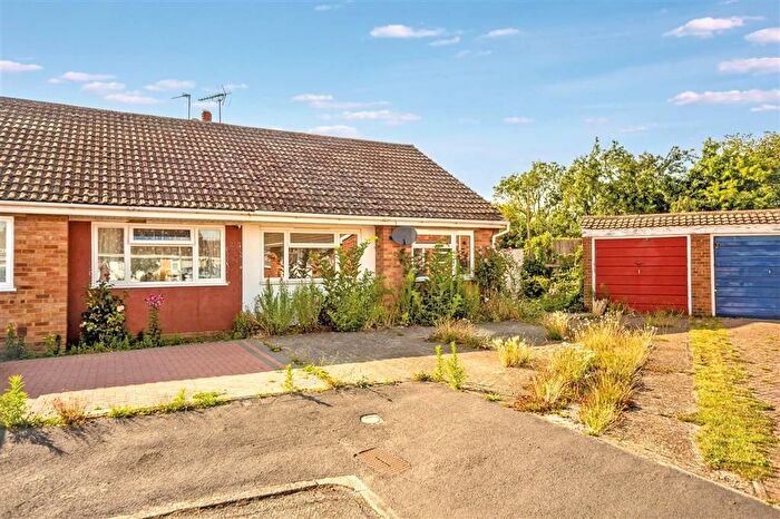 2 Bedroom Semi-detached Bungalow For Sale In Gordon Close, Sittingbourne, ME10