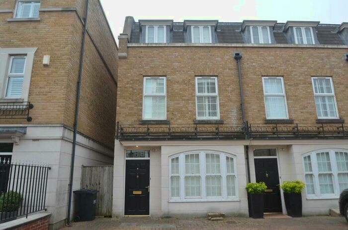 4 Bedroom End Of Terrace House To Rent In St Martins Lane, Beckenham, Bromley, BR3