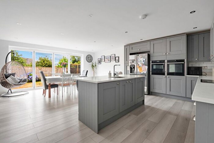 4 Bedroom Bungalow For Sale In Manning Avenue, Christchurch, BH23