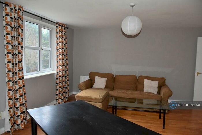 2 Bedroom Flat To Rent In Dexter Close, St. Albans, AL1