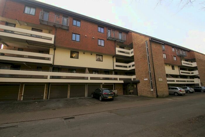 1 Bedroom Flat To Rent In Tudor Court, King Arthurs Way, Andover, SP10