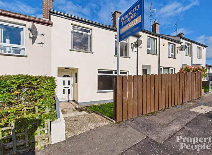 3 Bedroom Terrace House For Sale In Castleview Gardens, Augher, BT77