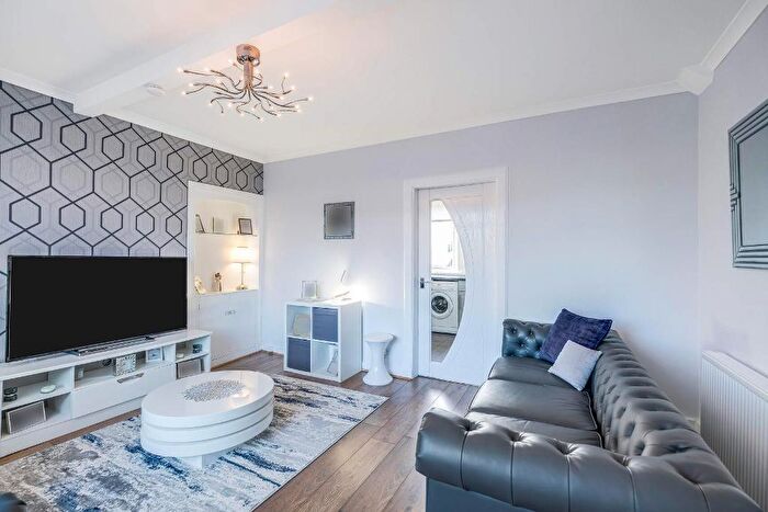 2 Bedroom Semi-Detached House For Sale In Coshneuk Road, Millerston, G33