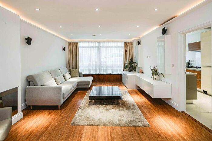 2 Bedroom Flat To Rent In Nottingham Terrace, Marylebone, London, NW1